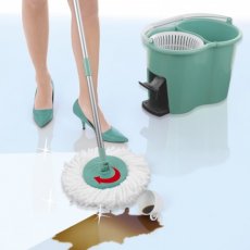Комплект въртяща четка и кофа clean maxx power wishmopp